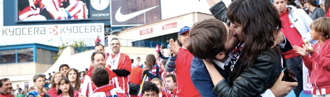 Jorge le pide matrimonio a Eli en el Vicente Calderón en &#39;Con el culo al aire&#39;