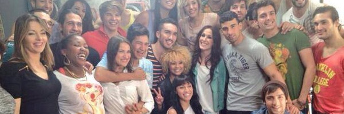 Malú junto al elenco de 'Dreamland'