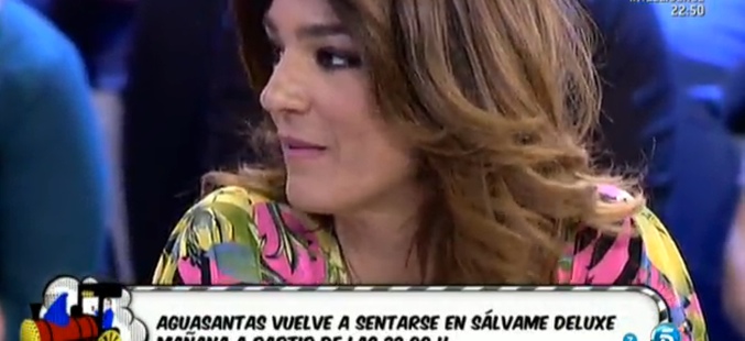 Captura de imagen del rostro de Raquel Bollo tras enterarse de que Aguasantas se sentará en 'Sálvame deluxe'