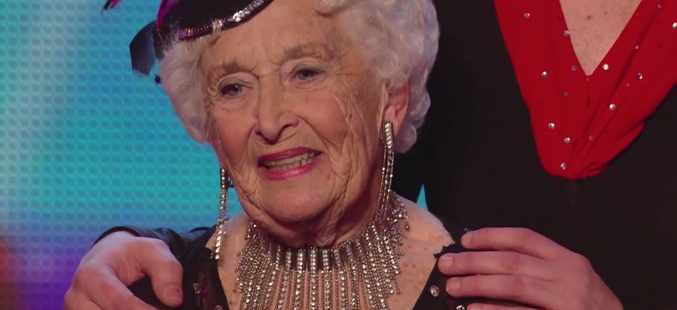 Paddy Jones emocionada en 'Britain's Got Talent'  tras hacer una espectacular actuación de salsa con 80 años