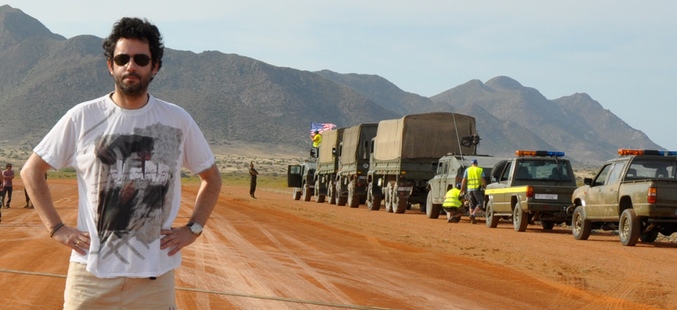 Manuel Ríos San Martín en el falso desierto en Almería