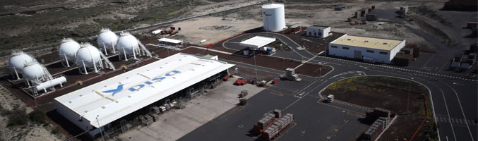Imagen aérea de la petrolera canaria DISA