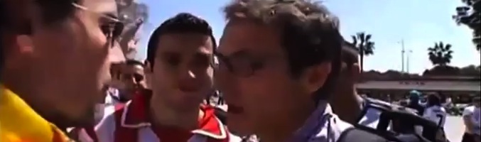 Aficionados del Real Madrid increpando al periodista de TV3