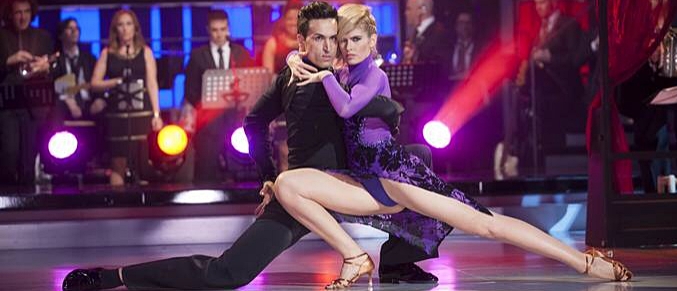 adriana abenia mira quien baila