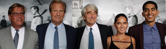 Aaron Sorkin con parte del reparto de &#39;The Newsroom&#39;
