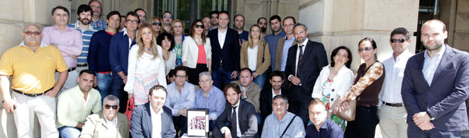 Presentación de la propuesta de Grupo Secuota, con Raúl Berdonés en el centro