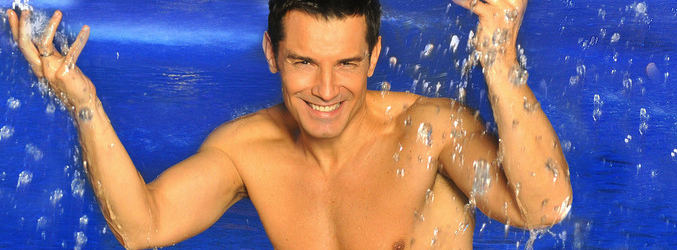 Jesús Vázquez, sin camiseta en la piscina de '¡Mira quién salta!'