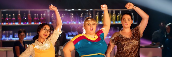 Liza Lapira, Rebel Wilson y Lauren Ash en 'Super Fun Night'