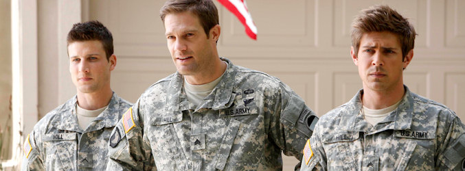 Los tres hermanos protagonistas de 'Enlisted', que acaba de regresar a Fox