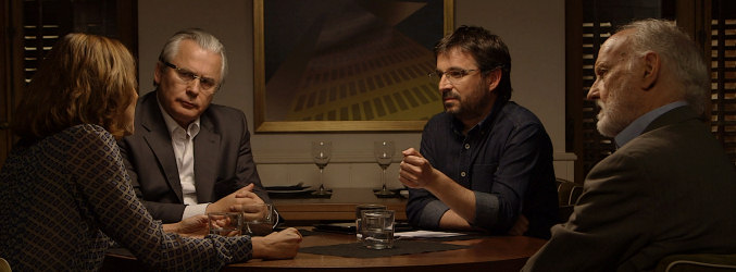 La abogada Lorena Ruiz-Huerta junto a Baltasar Garzon, José María Mena y Jordi Évole