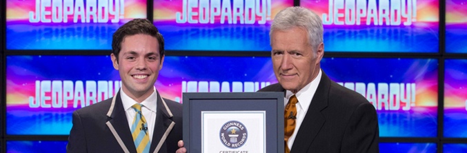 Alex Trebek recibiendo el Guinness