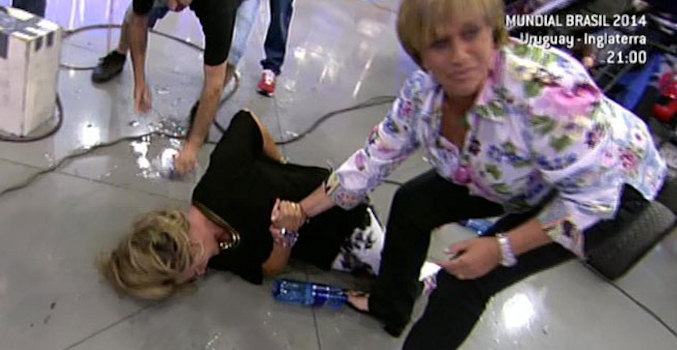 Lydia Lozano se retuerce de dolor tras una aparatosa caída