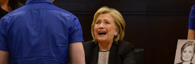 Reacción de Hillary Clinton ante la sorpresa de Colfer