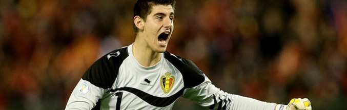 El portero Thibaut Courtois celebra la clasificación de Bélgica