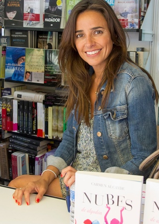 Carmen Alcayde en la feria del Libro 2014