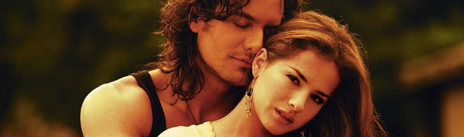 Mario Cimarro (Juan) y Danna García (Norma)