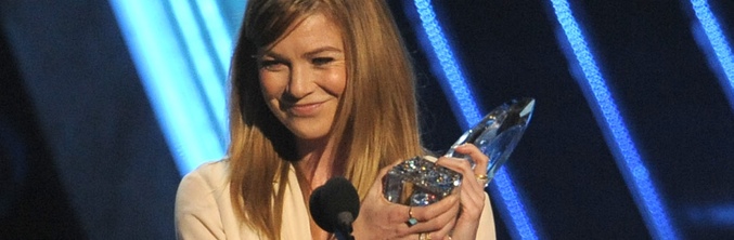 Ellen Pompeo recibiendo en 2013 el People's Choice Awards