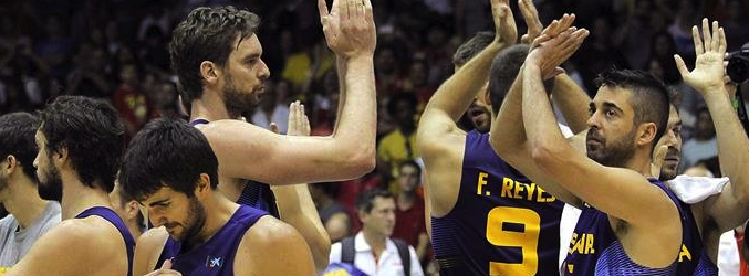 Jugadores de la selección española de baloncesto celebrando su victoria frente a Angola