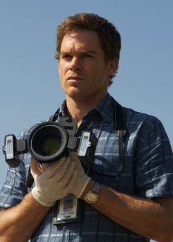 Michael Hall como Dexter Morgan