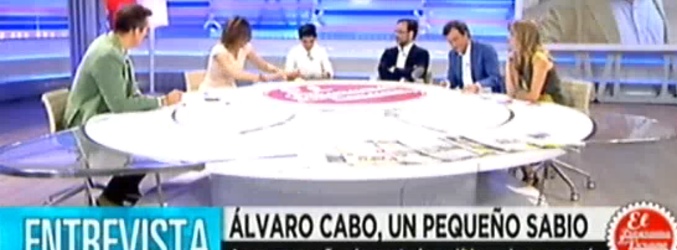 Álvaro Cabo junto a los contertulios de 'El programa del verano'
