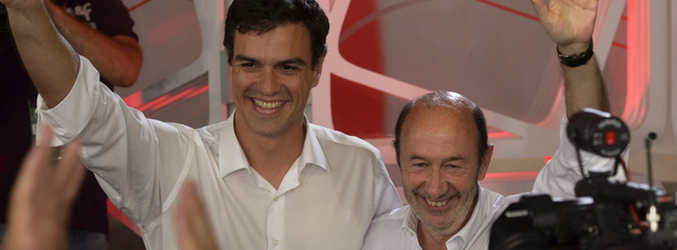 Pedro Sánchez junto a Alfredo Pérez Rubalcaba