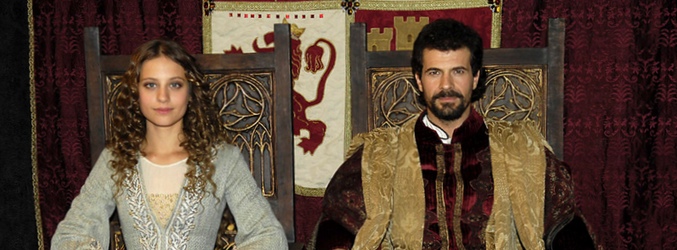 Rodolfo Sancho y Michelle Jenner en 'Isabel'