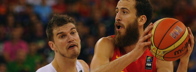 Tiago Splitter y Sergio Rodríguez durante el encuentro entre Brasil y España