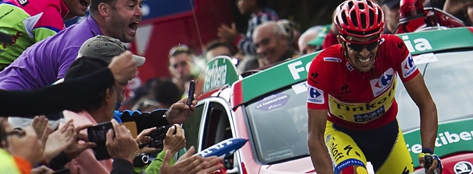 Alberto Contador durante la etapa de este lunes en la Vuelta Ciclista a España