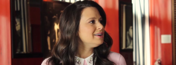 Katie Lowes en 'Drinking with the stars'