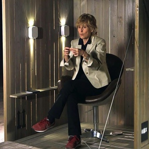 Mercedes Milá dentro de la caja