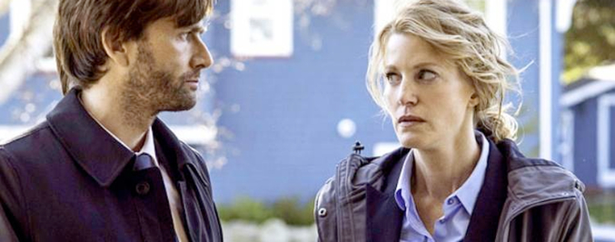 Anna Gunn y David Tennant en 'Gracepoint'
