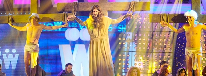 Manel Fuentes, Melendi y Arturo Valls como "La vida de Brian" en 'Los viernes al show'