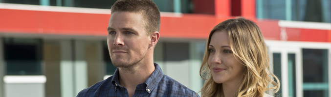 Oliver Queen y su exnovia, la abogada Laurel Lance