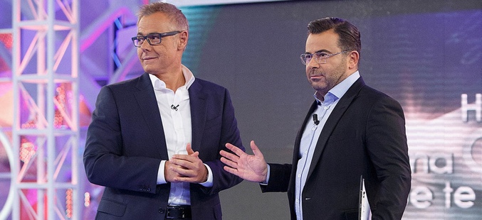 Jordi González y Jorge Javier Vázquez durante el relevo de presentadores en 'Hay una cosa que te quiero decir'