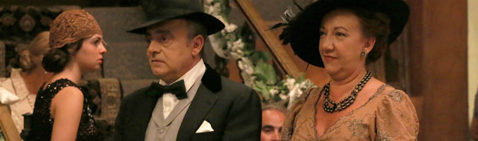 Pedro y Dolores con trajes de gala