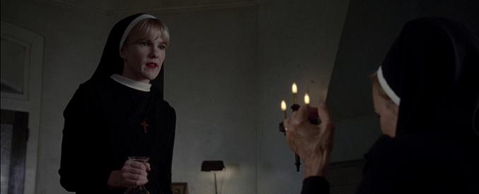 Lily Rabe junto a Jessica Lange en una escena de 'American Horror Story: Asylum'