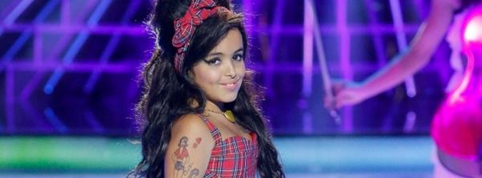 Abril como Amy Winehouse