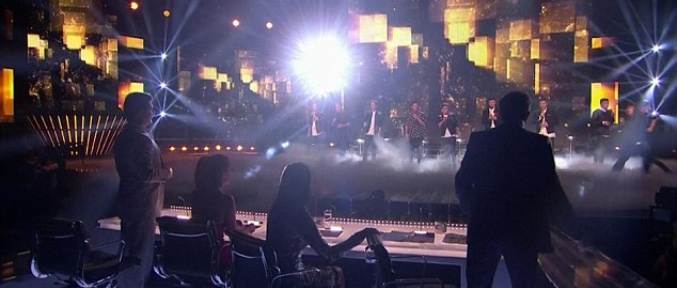 Los jueces se levantan tras la irrupción de Lee Nelson