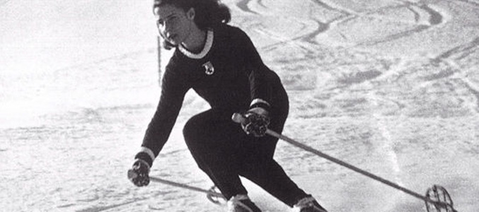 Cayetana esquiando en su adolescencia