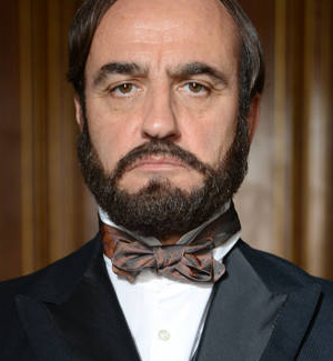 Francesc Orella como el general Prim