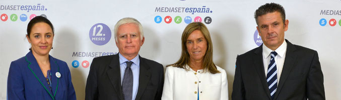 Blanca Hernandez, Paolo Vasile, la ministra Ana Mato y Roberto Arce