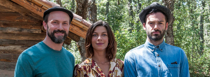 Parte del elenco de 'Refugiados'