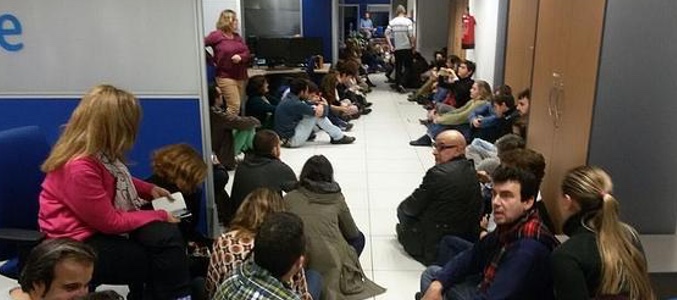 Los empleados de TVE durante la sentada en el 'Black Friday'