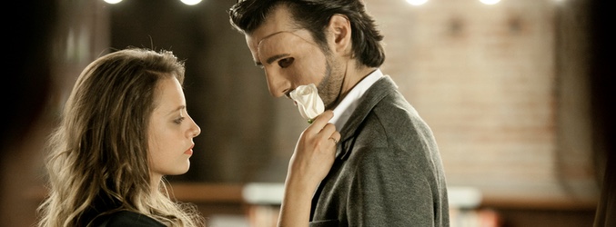 Michelle Jenner y Aitor Luna son Bella y Bestia