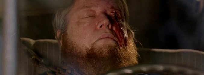 Una vez muerta, Elsa y Stanley fingen que Ethel se ha suicidado