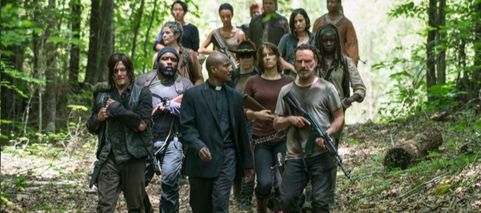 Seth Gilliams junto al resto del reparto de 'The Walking Dead'