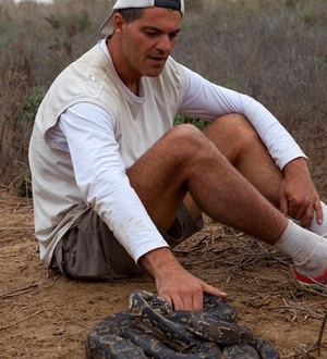 Frank junto a una serpiente