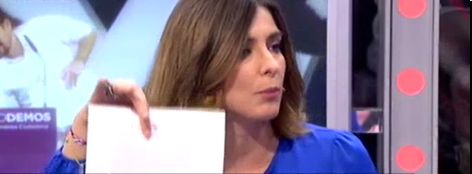 Barneda enseña el comunicado de Mediaset a Monedero