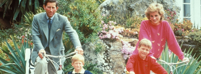 Carlos de Inglaterra y Diana de Gales junto a sus hijos