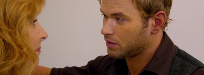 Chris (Kellan Lutz) siente atracción por Valerie